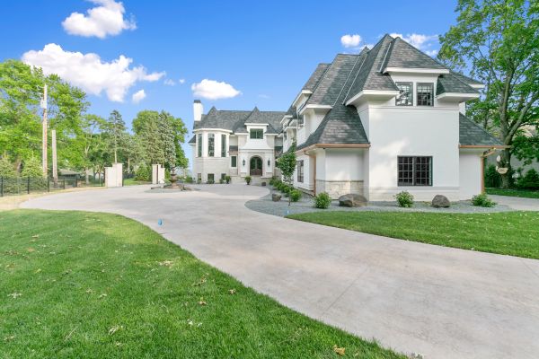 Cost of Concrete Driveway Installation in Ventura