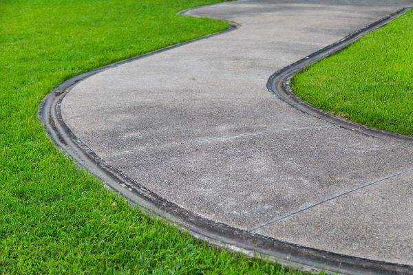 Concrete Sidewalk Construction in Ventura